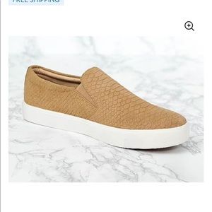 Revitalign Boardwalk Suede Textured Leather Shoe